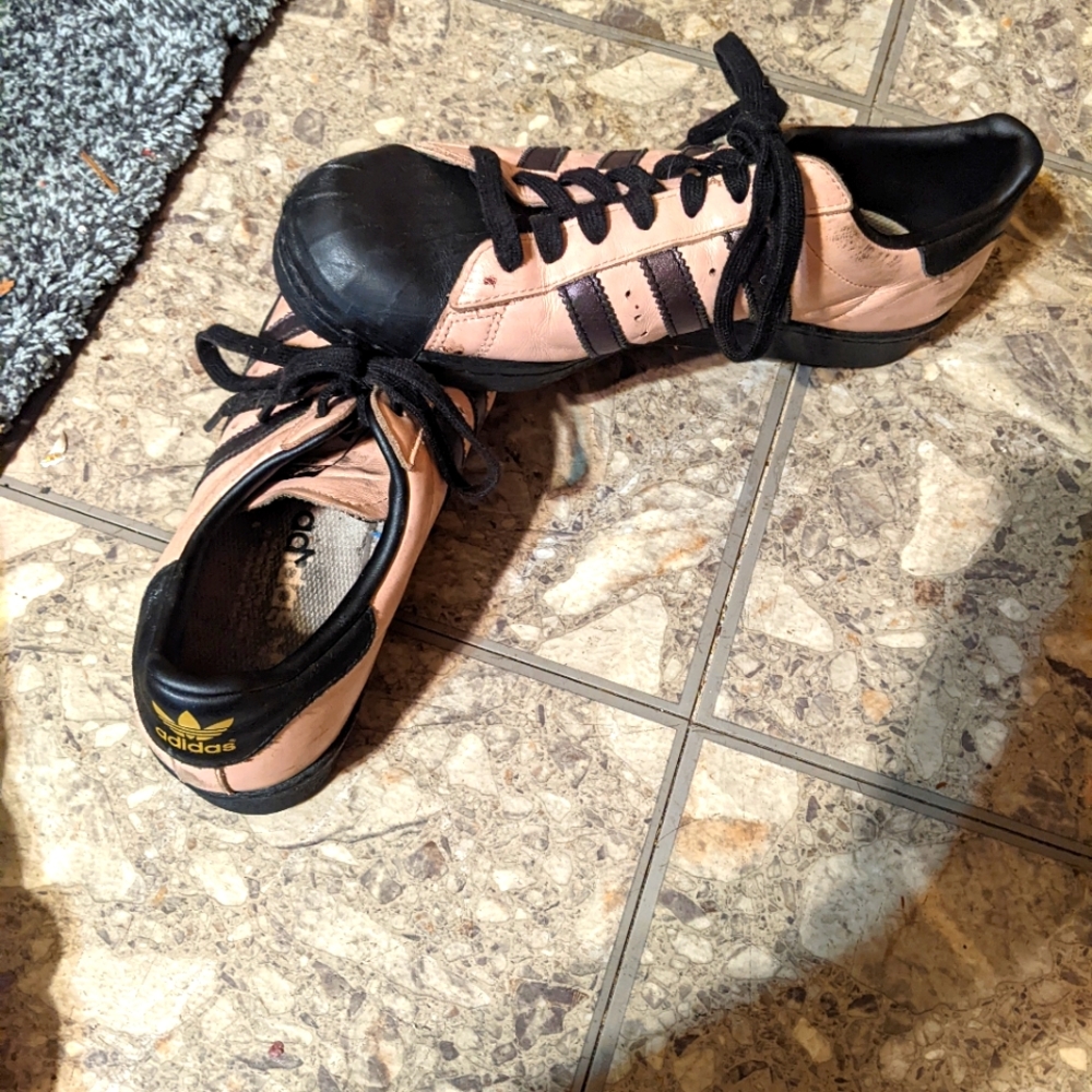 Adidas women's superstars size 8